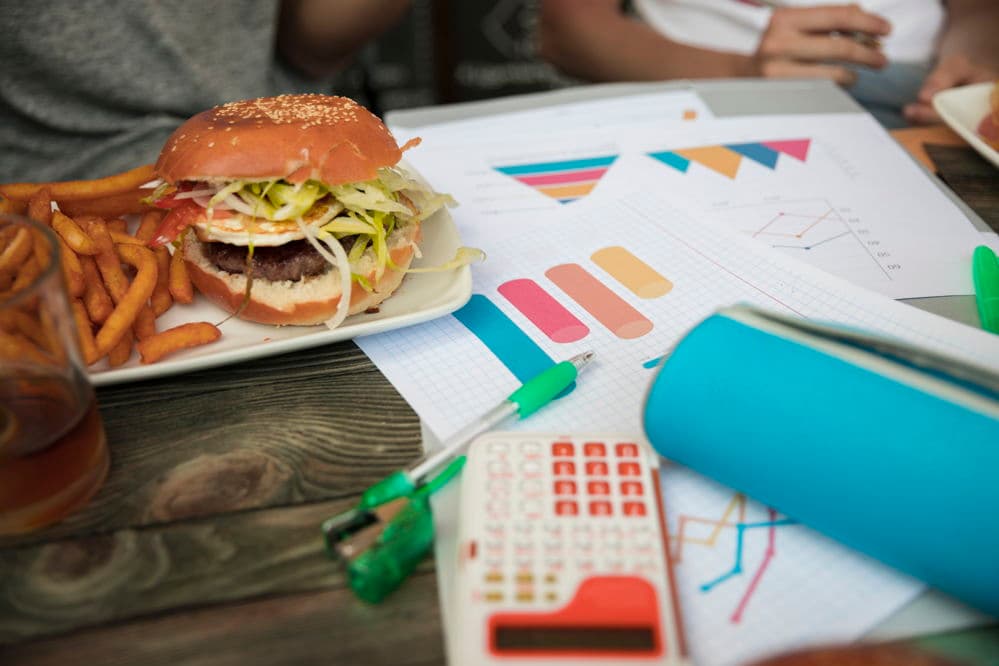 Illustration representing bigger orders and higher revenue.